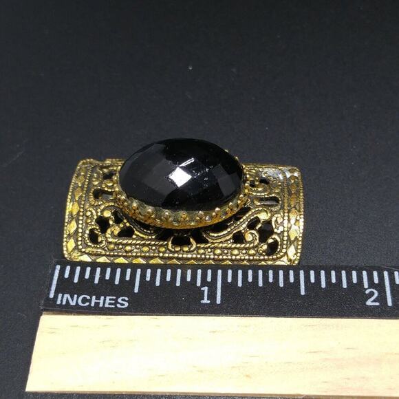Freirich Victorian Revival Black Glass Filigree Brooch Gold Plated 1960s - Picture 8 of 10